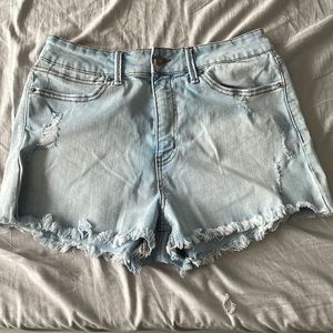 Light wash stretchy booty jeans shorts